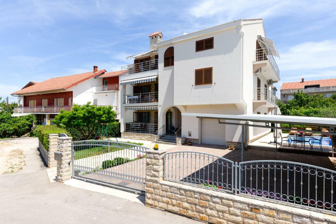 Apartmani Bosa ザダル エクステリア 写真