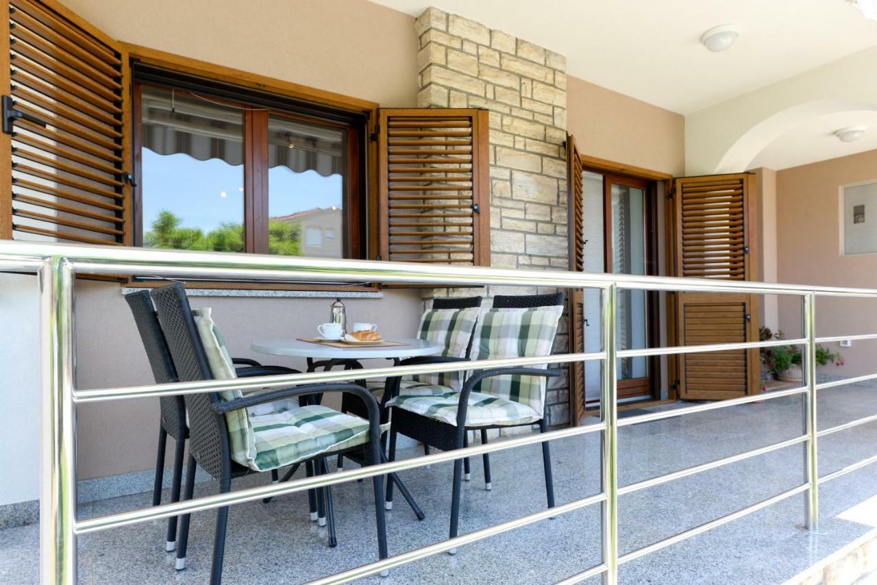 Apartmani Bosa ザダル エクステリア 写真