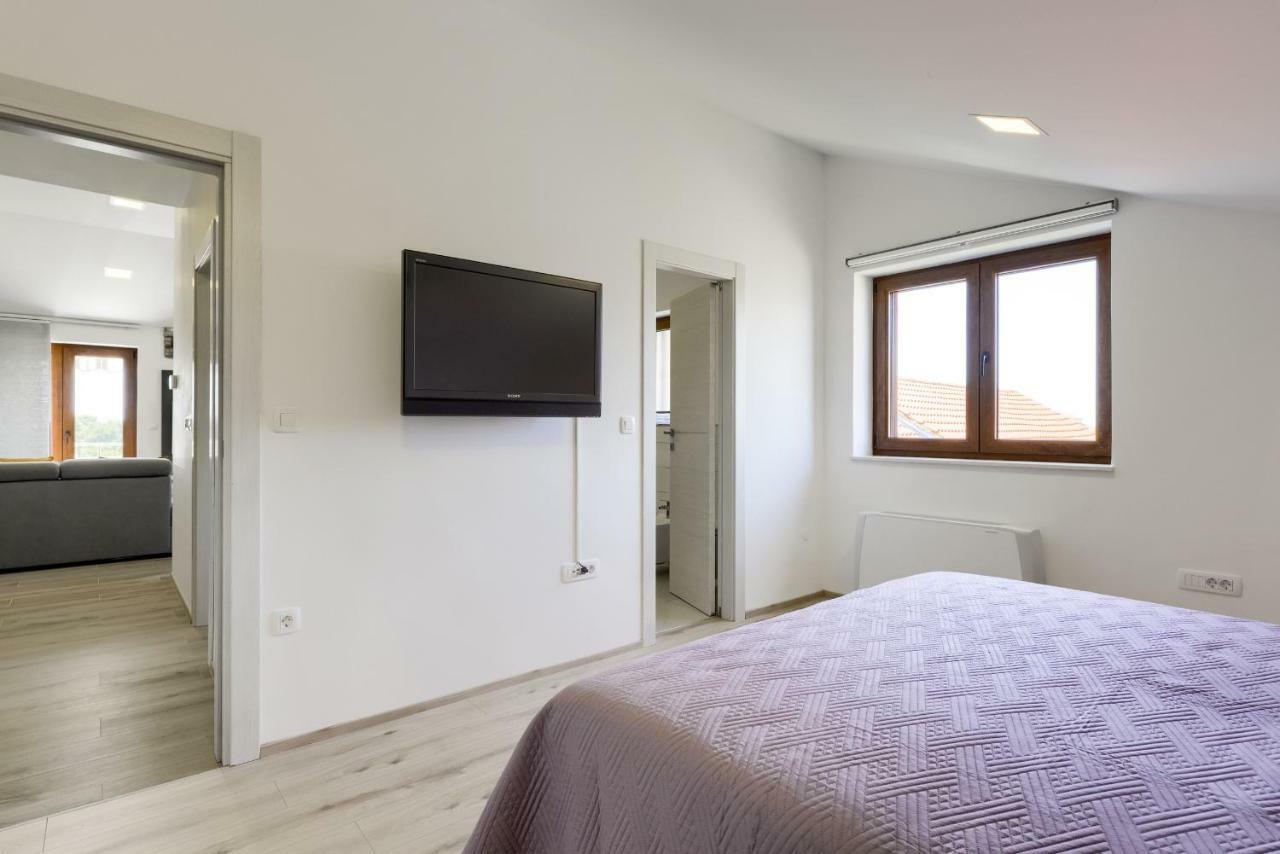 Apartmani Bosa ザダル エクステリア 写真