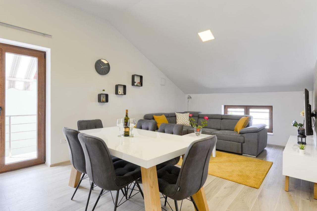 Apartmani Bosa ザダル エクステリア 写真