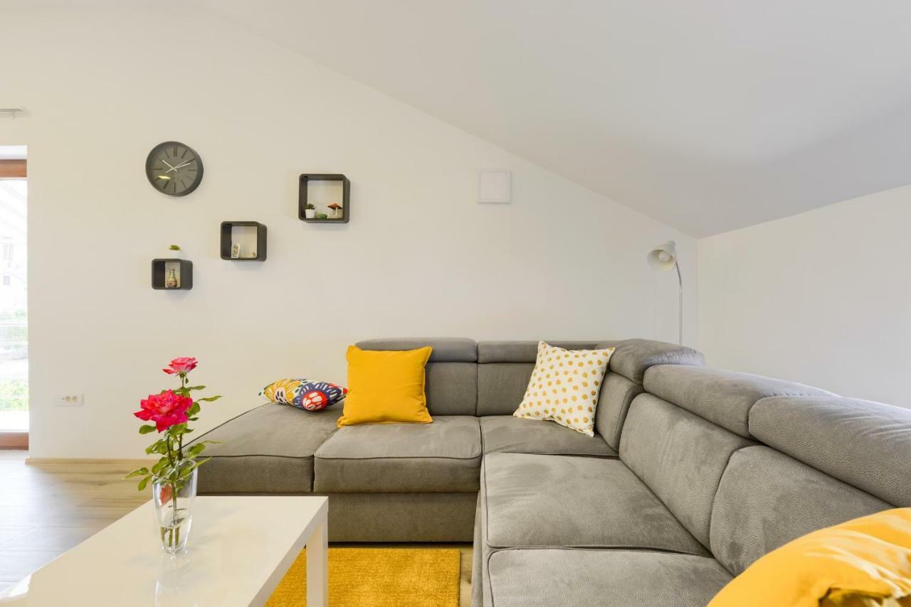 Apartmani Bosa ザダル エクステリア 写真