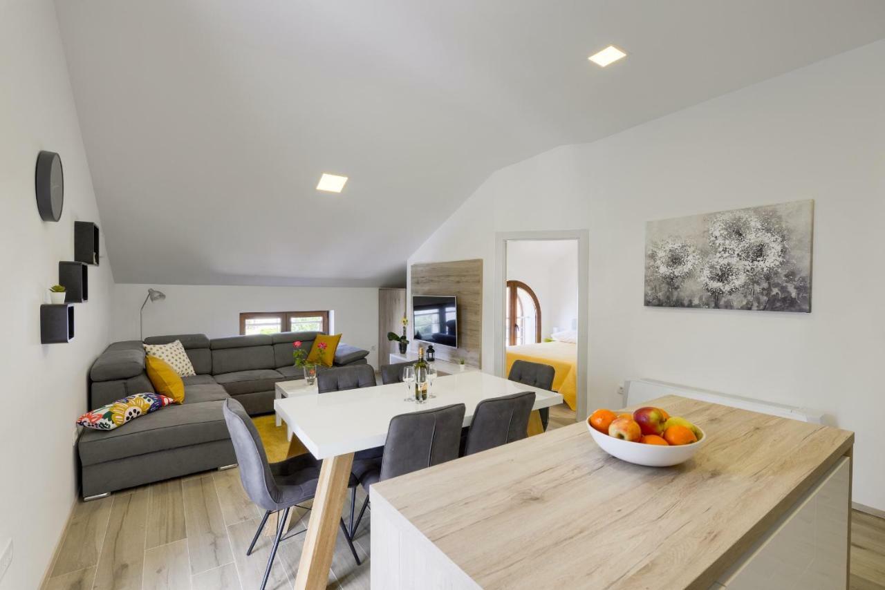 Apartmani Bosa ザダル エクステリア 写真