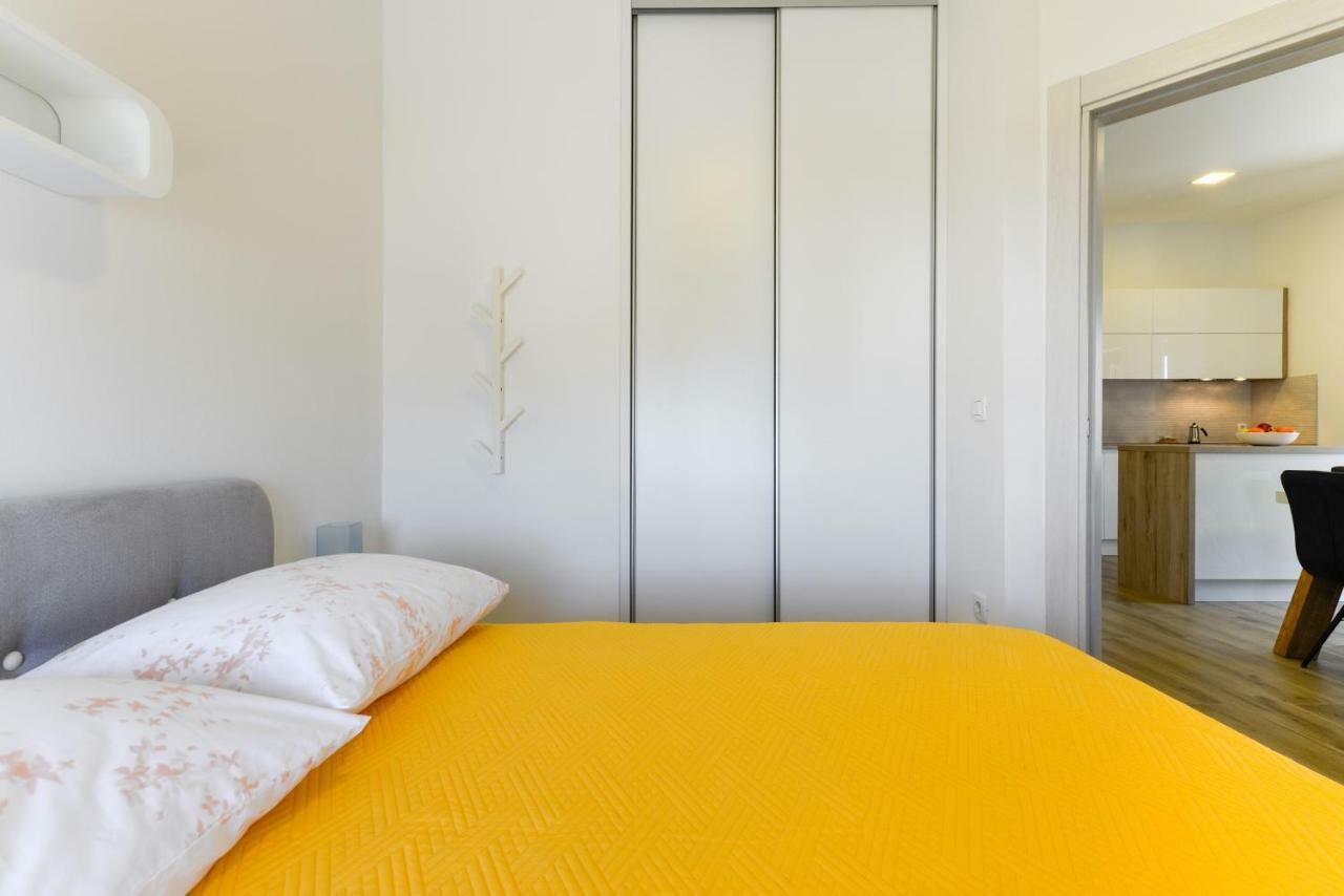 Apartmani Bosa ザダル エクステリア 写真