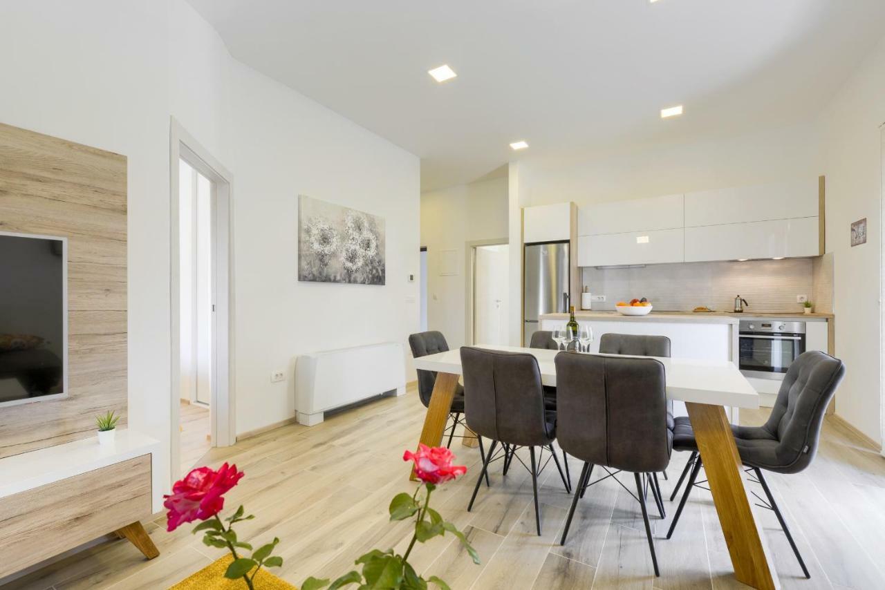 Apartmani Bosa ザダル エクステリア 写真